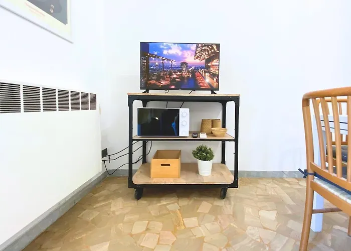 Modern Two-room With Free Parking アパート ボローニャ